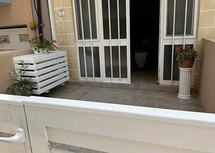 Cosy 2 Bedroom Apartment In Qawra Bugibba Area